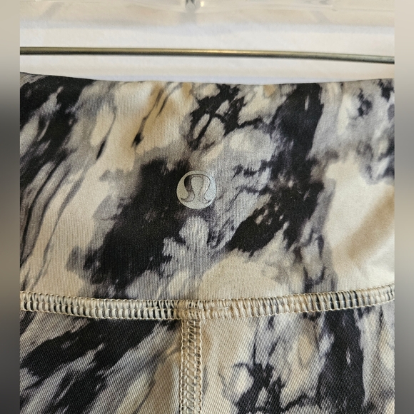 Lululemon Wunder Under Crop Full on Luxtreme - Picture 5 of 9